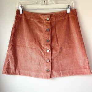 🏷️ 2/$20 Elizabeth and James Pink Corduroy Button Down Mini Skirt